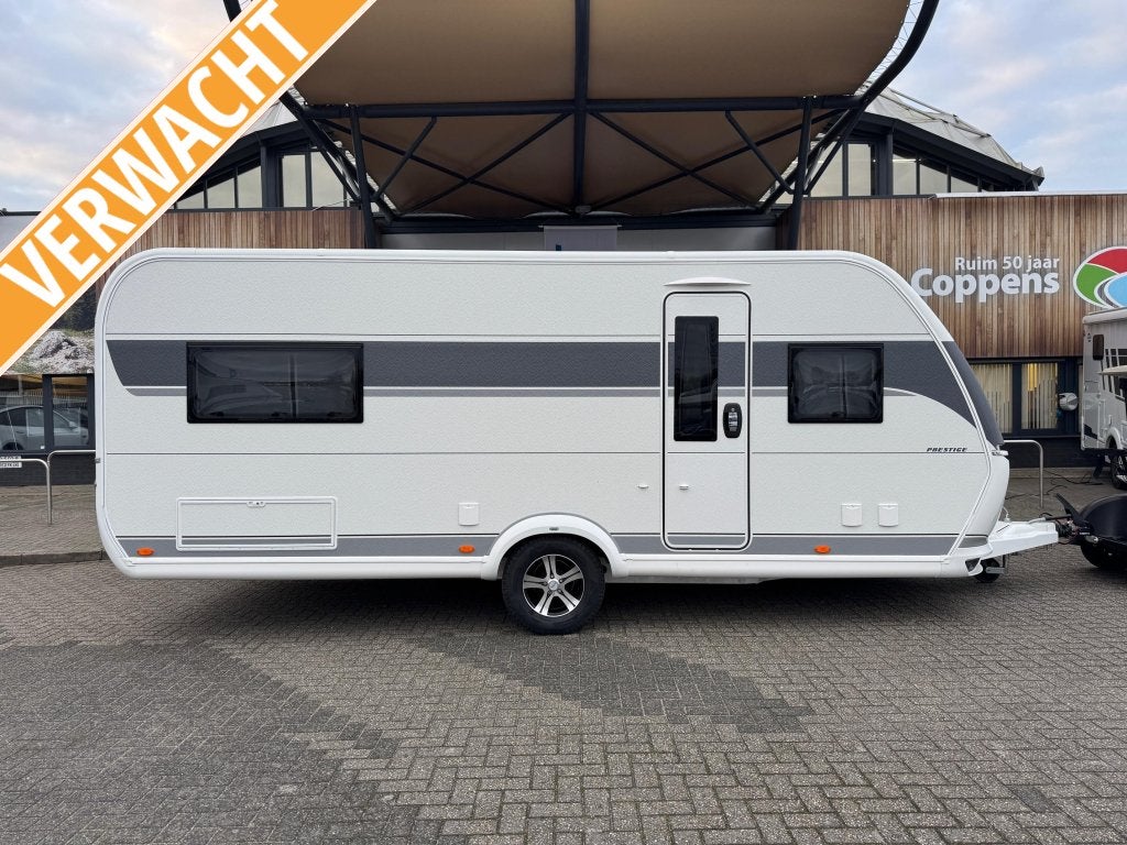 Hobby Prestige 560 FC 2026 &euro; 3200,- KORTING!, Caravans en Kamperen, Caravans, Rondzit, Hobby, Lengtebed, Schokbreker