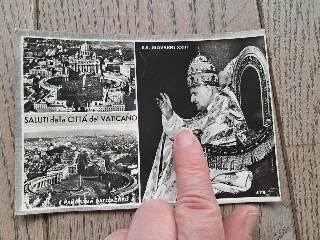 Ancien livre décrit (1960) : Cité du Vatican avec le pape Gi, Enlèvement ou Envoi