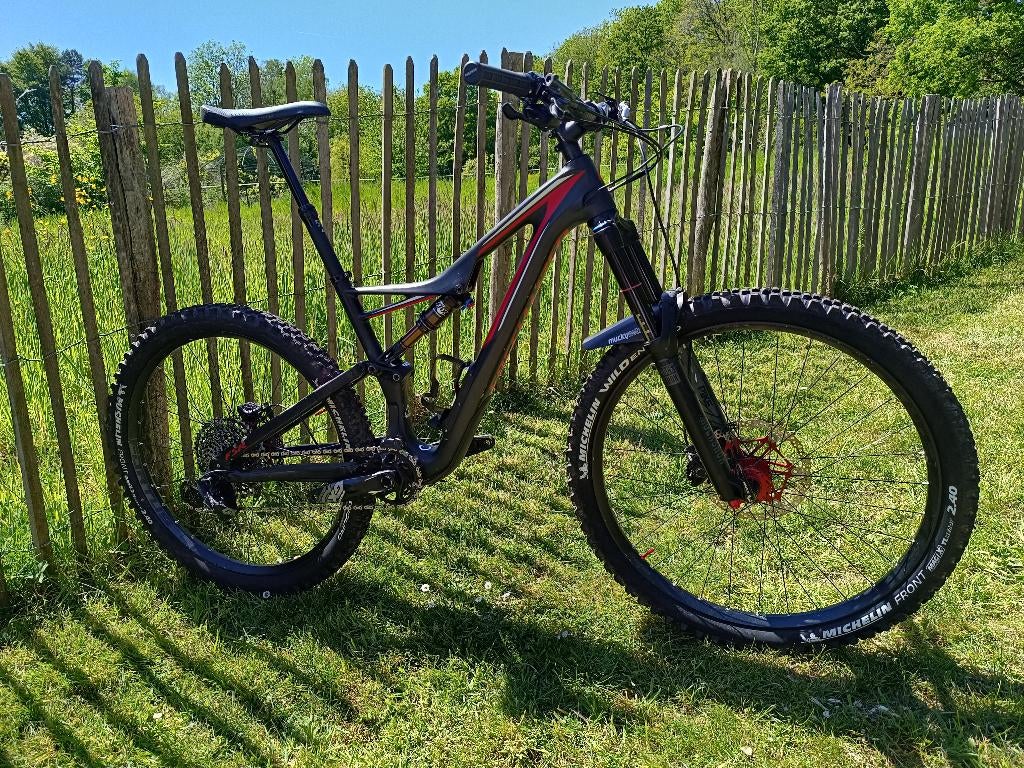 Specialized Stumpjumper FSR Carbon, Fietsen en Brommers, Fietsen | Heren | Sportfietsen en Toerfietsen, Gebruikt, Vering, 10 tot 15 versnellingen