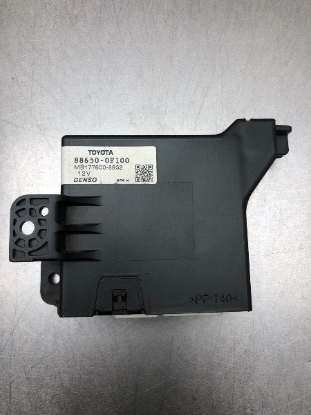 ORDINATEUR GESTION TEMPERATURE Toyota Verso (|886500F100|), Utilisé, Toyota