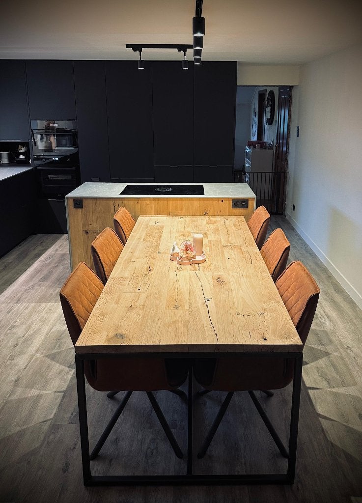 Tafel in oude eiken wagon planken en een stalen onderstel, Ophalen, 100 tot 150 cm, 200 cm of meer, Zo goed als nieuw