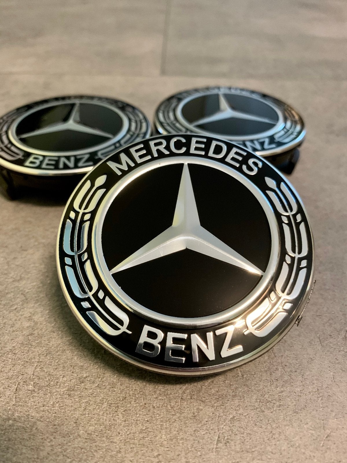 Nouveaux Caches moyeux Mercedes-Benz, Noir et Chrome, 75mm, Enlèvement ou Envoi, Neuf, Mercedes-Benz