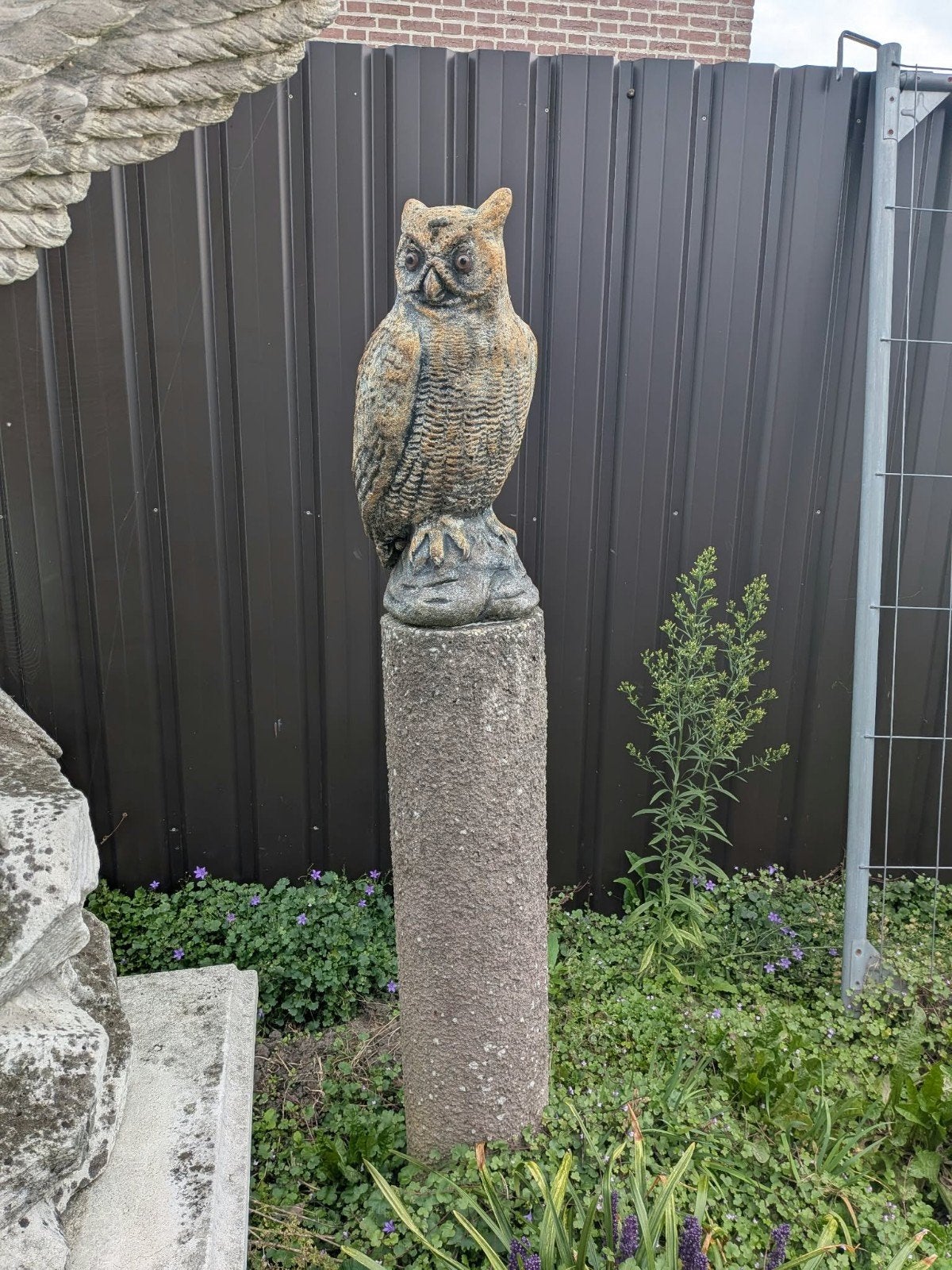 Uil op zuil stenen beeld, Ophalen, Steen, Dierenbeeld