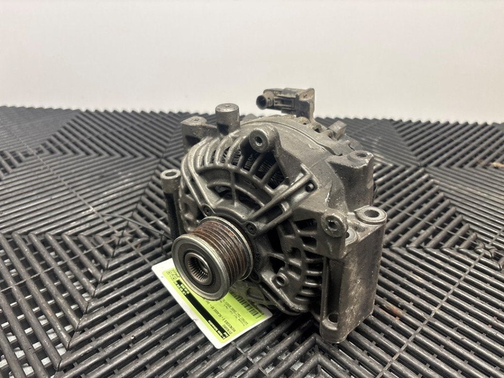 ALTERNATEUR V-Snaar Mercedes-Benz E (W211) (|0124625002|), Robert Bosch AG, Mercedes-Benz, Utilisé, Robert-Bosch-Allee 1
74232  Abstatt, DE