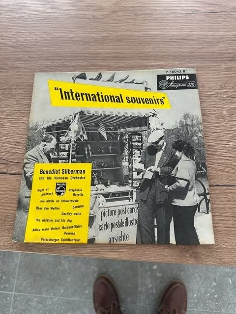 Souvenirs internationaux de Benedict Silberman en vinyle, CD & DVD, Vinyles | Compilations, Housse de protection extérieure, Enlèvement ou Envoi
