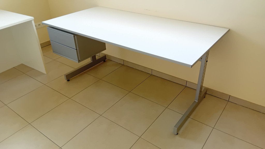 2 tables de bureau blanches, Démontable, 160 cm, Bureau d'écolier, Comme neuf