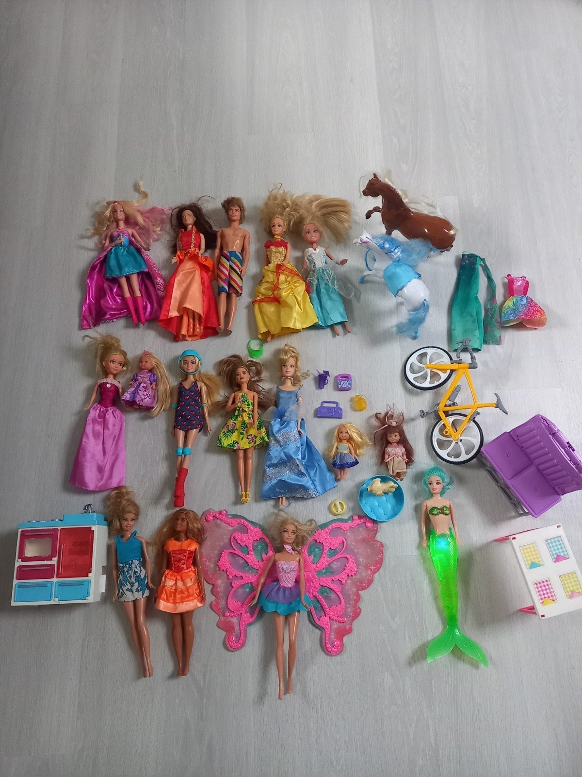 verschillende barbies, Kinderen en Baby's, Ophalen, Gebruikt, Barbie