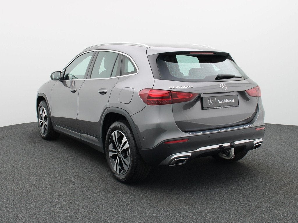Mercedes-Benz GLA 250 e Business Line + TREKHAAK + LED + LED, Achat, 16 kWh, Noir, 152 g/km