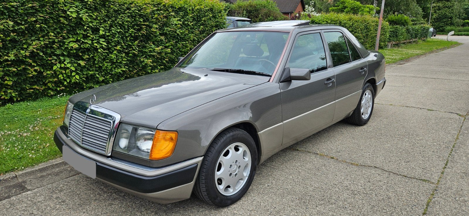 Mercedes W124 260E Automaat. 77000km! Collectie wagen., Auto's, Automaat, Achterwielaandrijving, Zwart, Leder