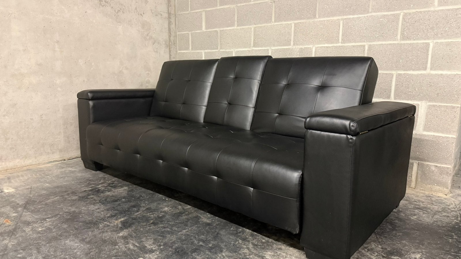 Zetel uit te klappen als bed, nooit gebruikt, als nieuw, Ophalen, Zo goed als nieuw, Driepersoons, Rechte bank