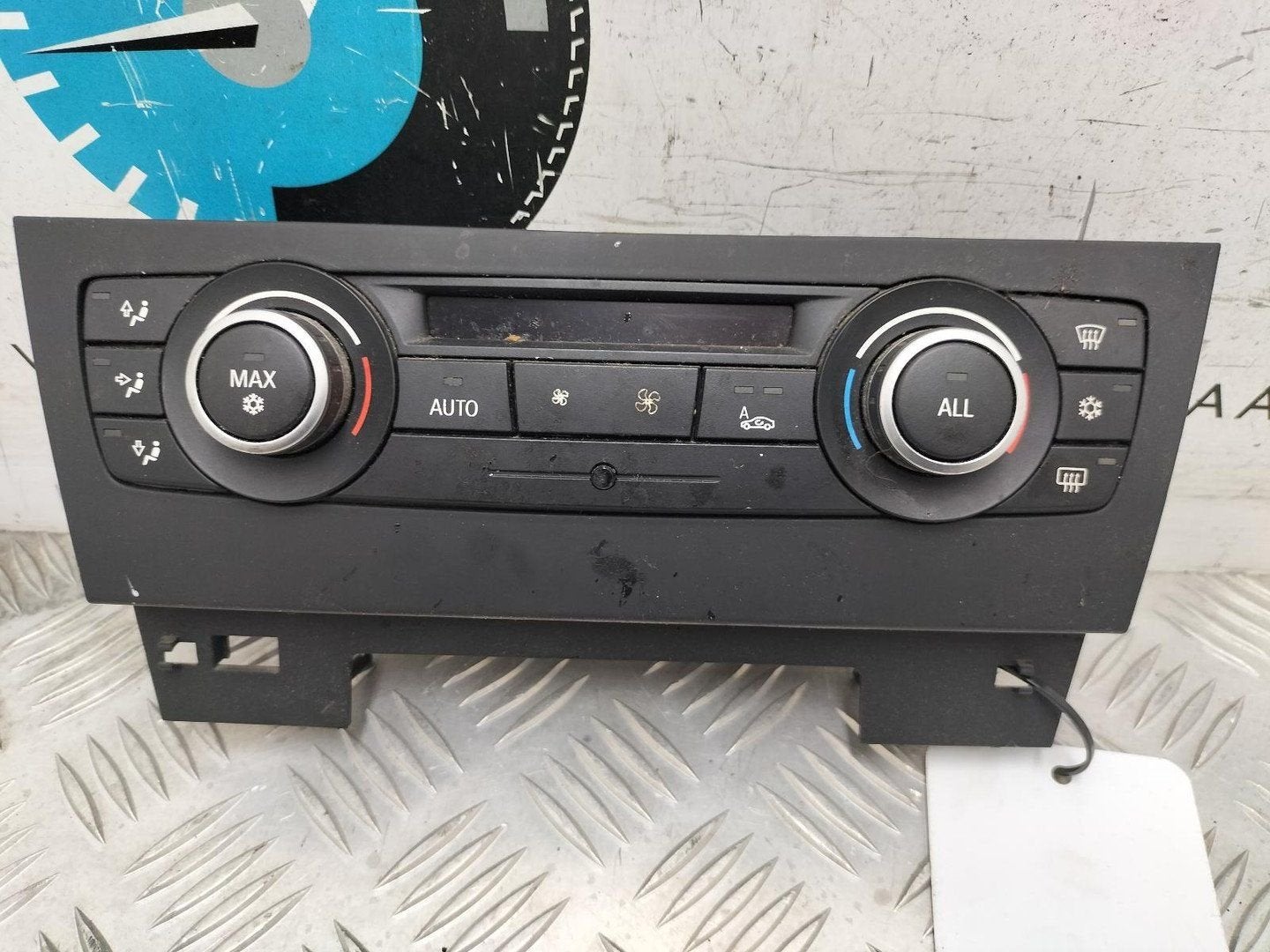 BMW X1 sDrive18d KACHEL BEDIENINGSPANEEL 2011, Ophalen of Verzenden, Gebruikt, Stiba lid