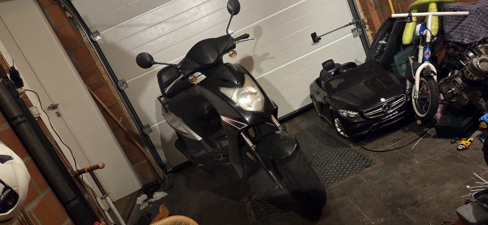 Trottinette 4 temps Kymco Agility 50cc de classe A démarre e, Enlèvement ou Envoi