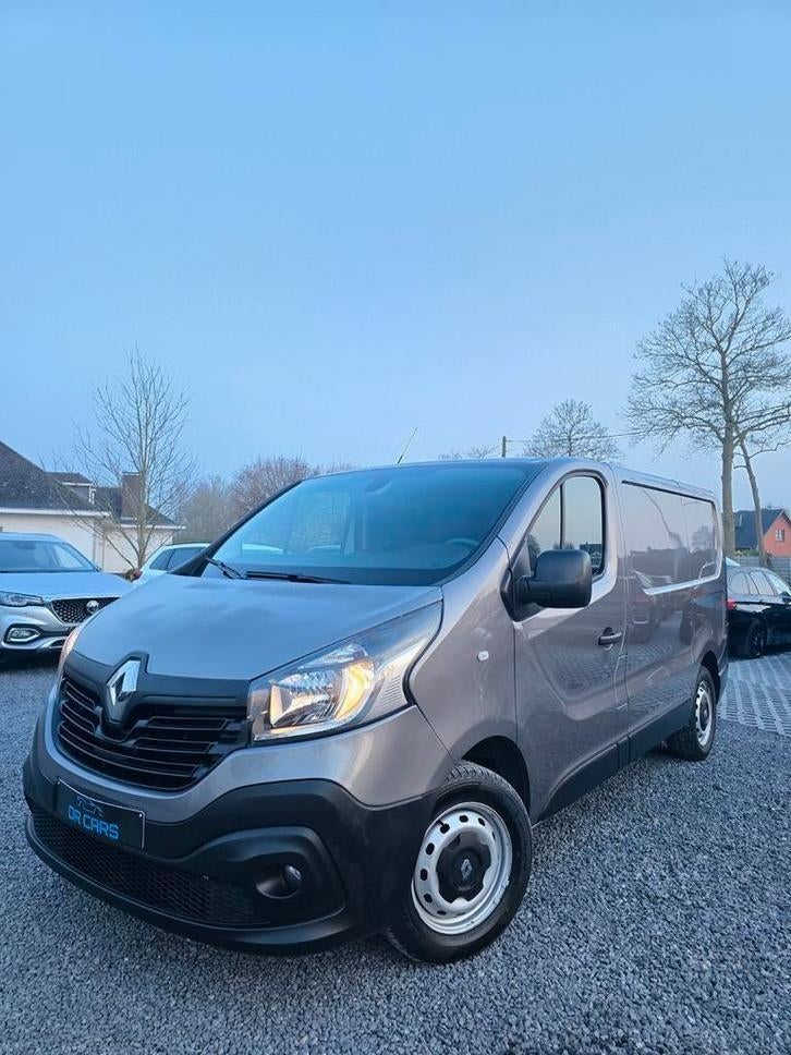 Renault trafic Comfort 3zit Lichtevracht/Airco//Pdc/Trekhaak, Auto's, Voorwielaandrijving, 4 deurs, 4 cilinders, 2000 kg