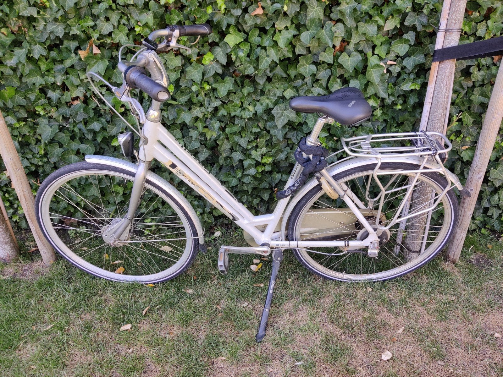 Dames fiets Gazelle rijdt nog zeer goed, Fietsen en Brommers, Fietsen | Dames | Damesfietsen, Ophalen, Gazelle, Versnellingen