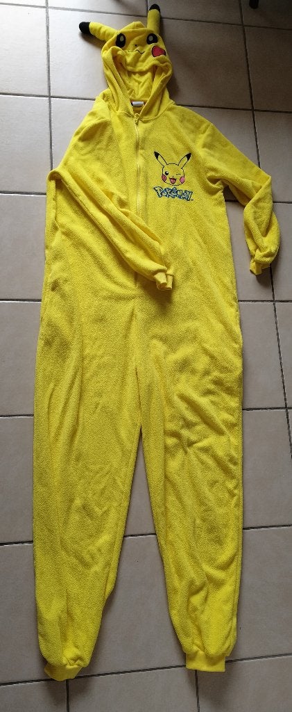 onesie pokemon pikachu maat medium large (dames), Vêtements | Femmes, Homewear, Enlèvement ou Envoi, Comme neuf, Taille 38/40 (M)
