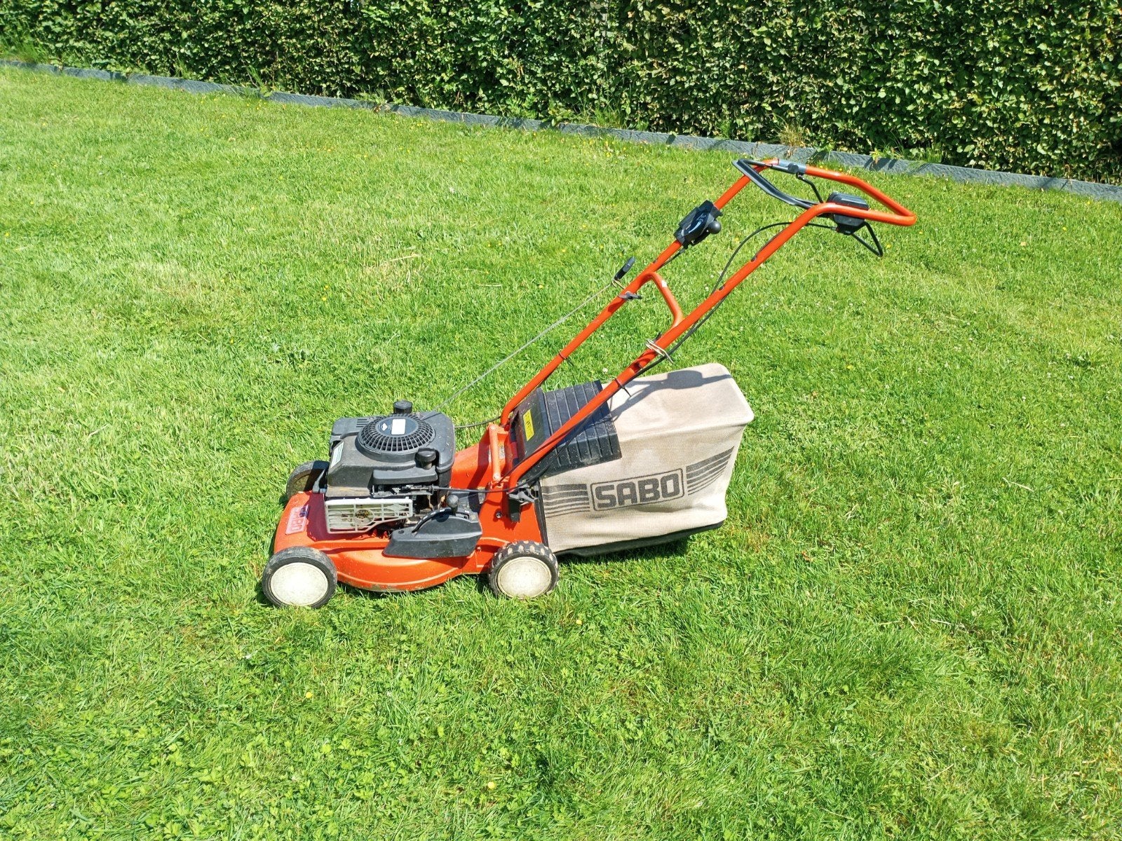 Benzine grasmachine sabo, Sabo, 40 à 49 cm, Enlèvement, Utilisé