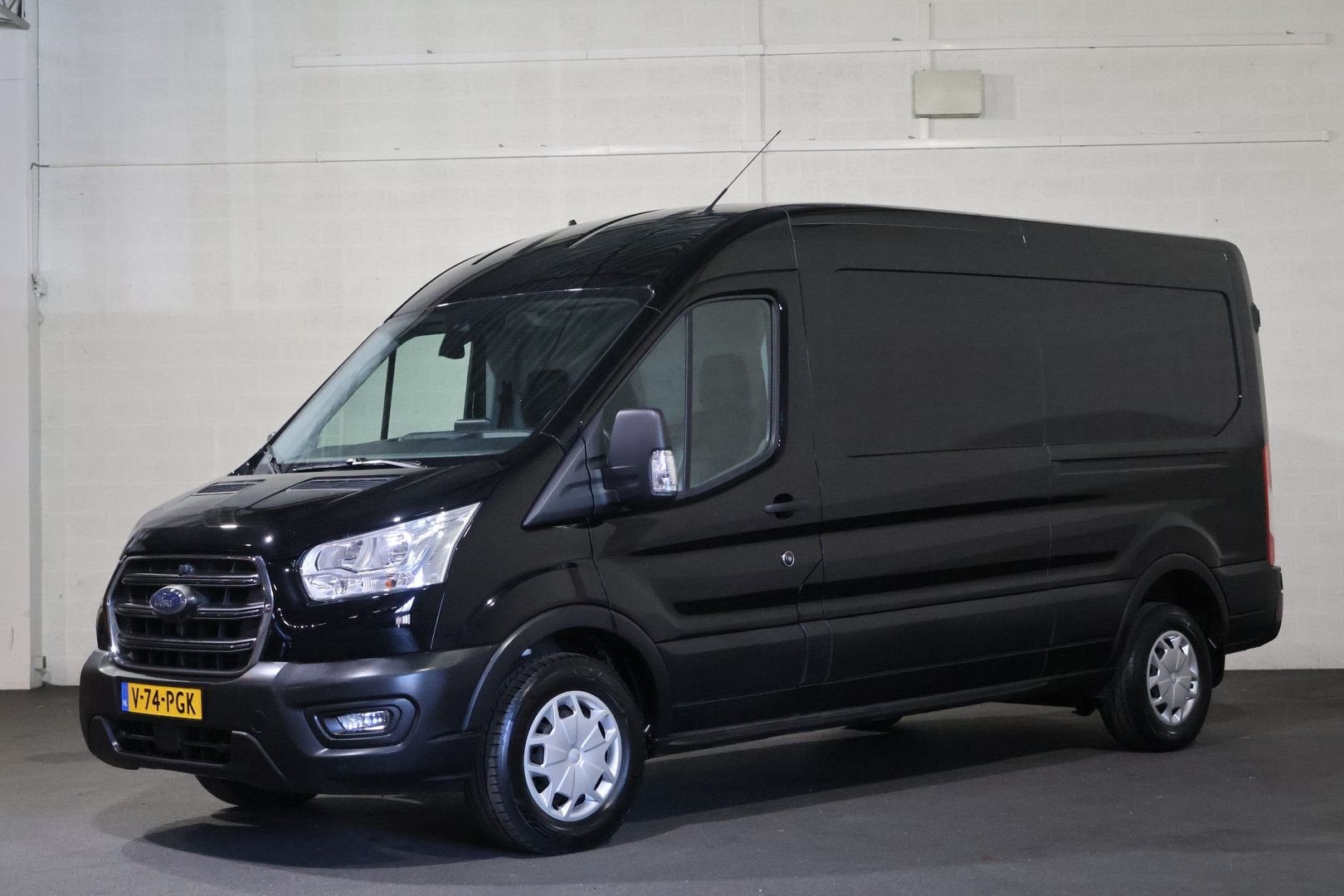 Ford Transit 2.0 TDci 130pk L3 H2 Inrichting, Auto's, Bestelwagens en Lichte vracht, Zwart, Ford, Te koop, 0 g/km