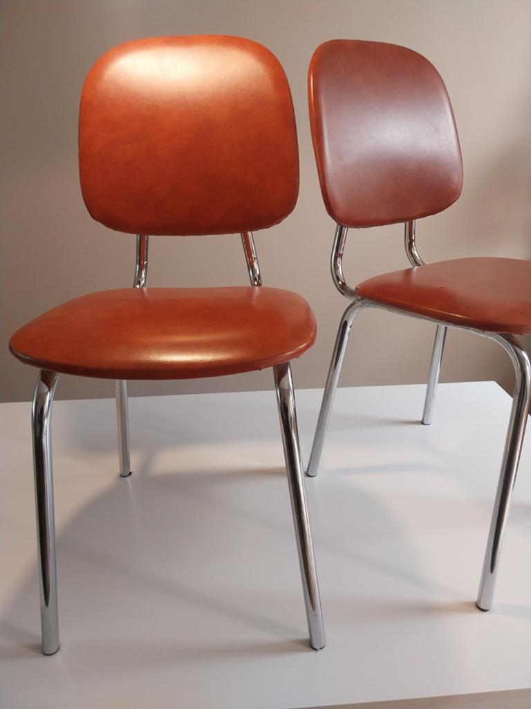 2 vintage stoelen, Huis en Inrichting, Stoelen, Eén