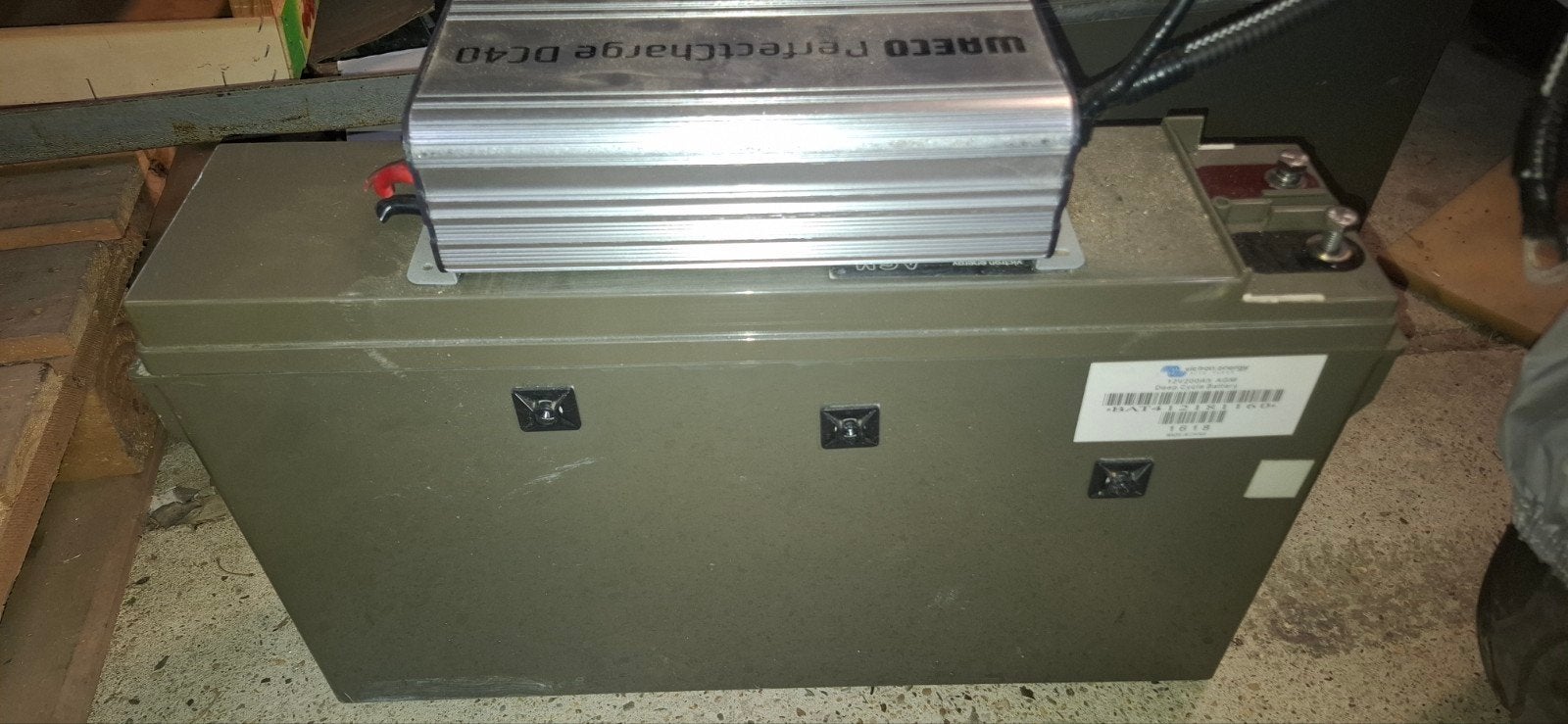 ✅️️ 2 BATTERIJEN EN 2 OMVORMERS 200AH/12V VICTRON ENERGY AGM, Gebruikt