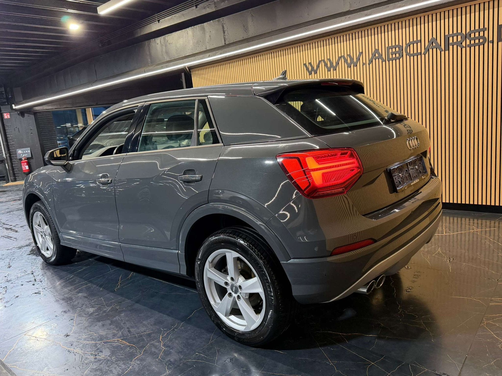 Audi Q2 2.0 TDi Quattro S port S tronic line * GAR 12 MOIS, Autos, Argent ou Gris, Achat, Entreprise, 1968 cm³