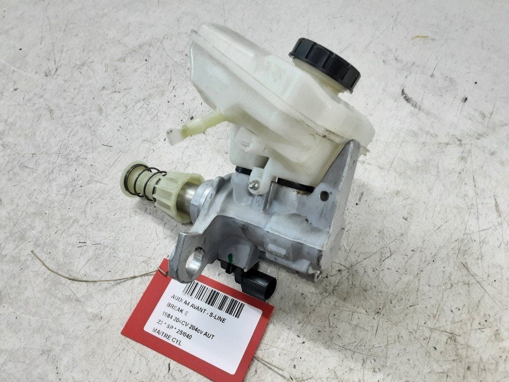 MAITRE CYLINDRE DE FREIN Audi A4 Avant (B9), Mevr. I. Hauben, Audi, Utilisé, Rue de l'Espoir 34 34
4030  GRIVEGNÉE, BE