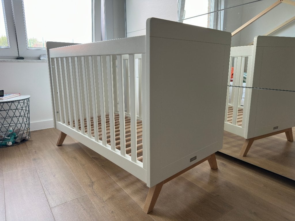 Lit bébé Bopita Fenna 60x120 cm – Blanc + matelas, Sommier à lattes, Moins de 70 cm, Comme neuf, Enlèvement