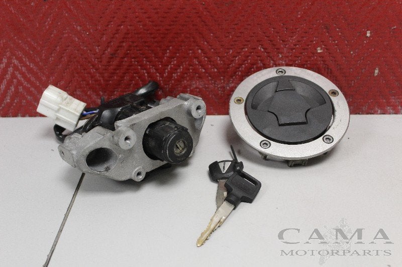 ENSEMBLE DE VERROU ET CYLINDRE DE PORTES Kawasaki Vulcan S, Dhr. S. di Majo, Utilisé, Info@cama-motorparts.nl, P.J. Troelstraweg 8 8
3144 CX  MAASSLUIS, NL