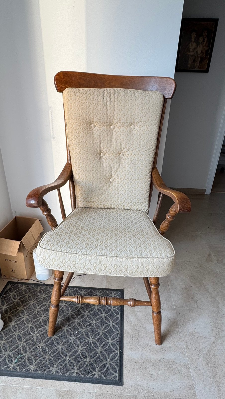 Grand fauteuil ancien en bois dossier haut avec coussins, Antiek en Kunst, Ophalen