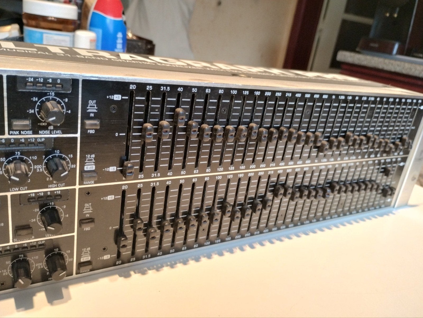 behringer ultragraph pro FBQ 6200
in goede staat
op te halen, Muziek en Instrumenten, Ophalen of Verzenden