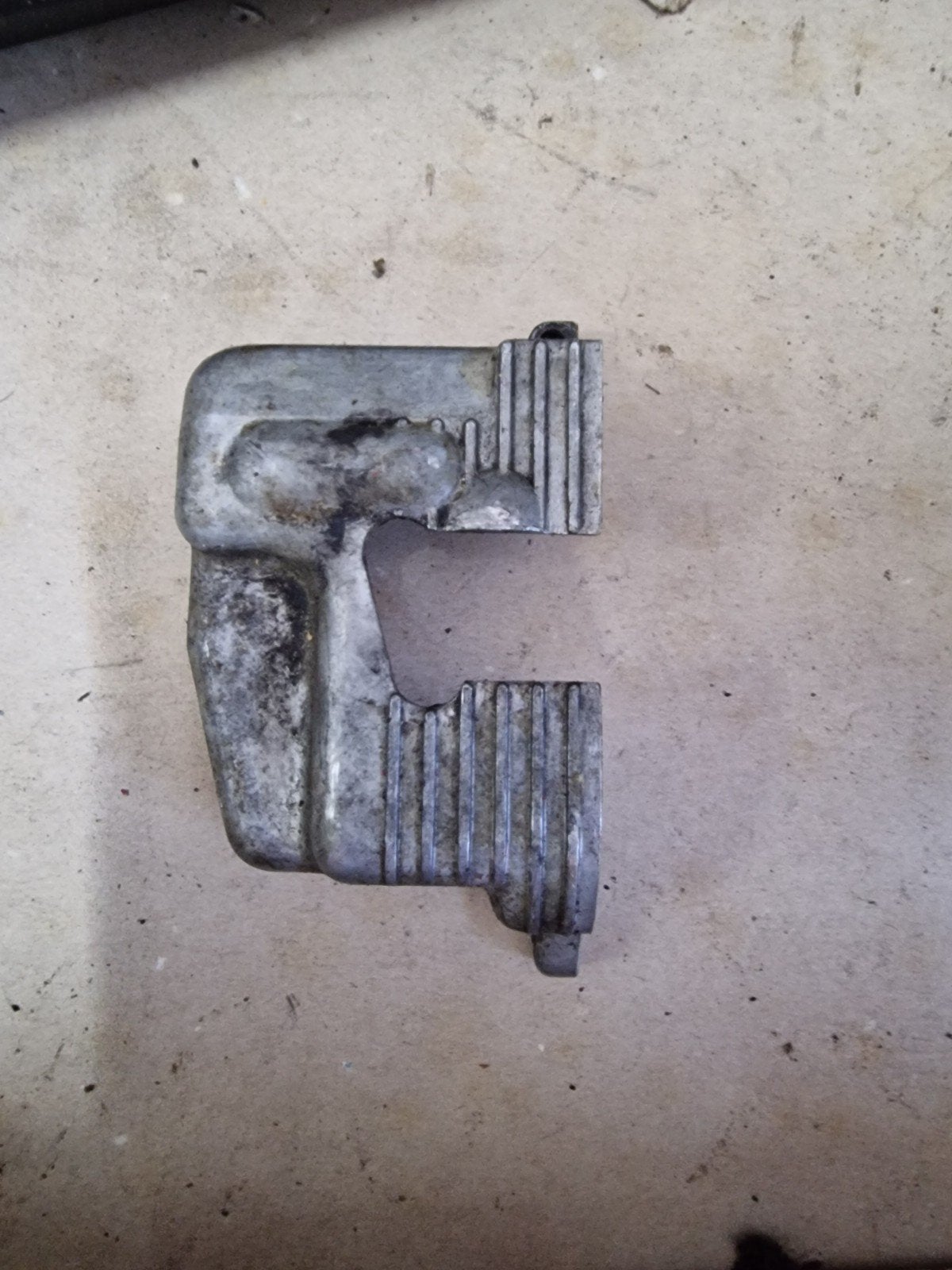 Couvercle de pompe à huile en aluminium Suzuki T250 GT250., Enlèvement