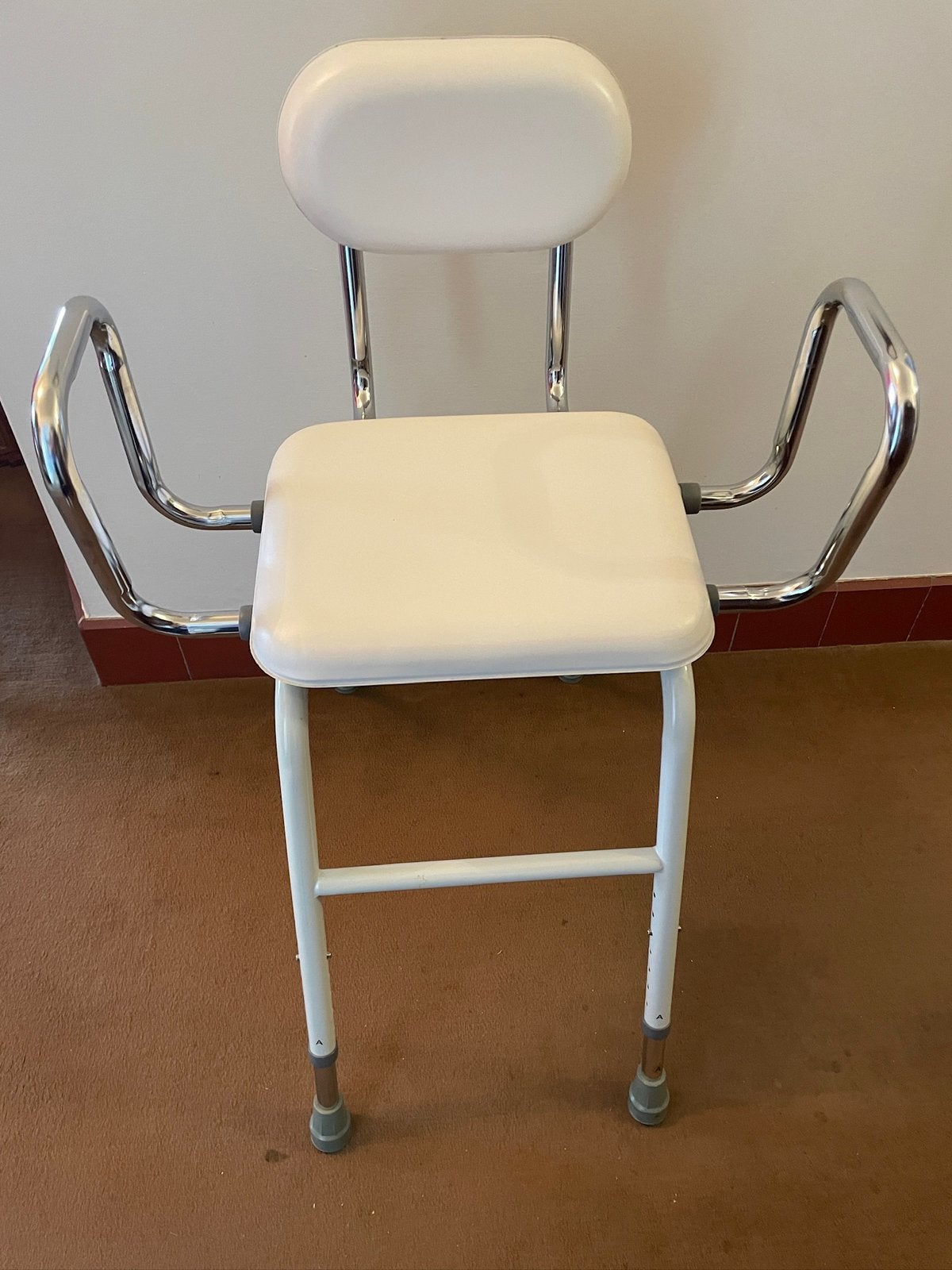 CHAISE de DOUCHE ou de CUISINE, Enlèvement, Comme neuf