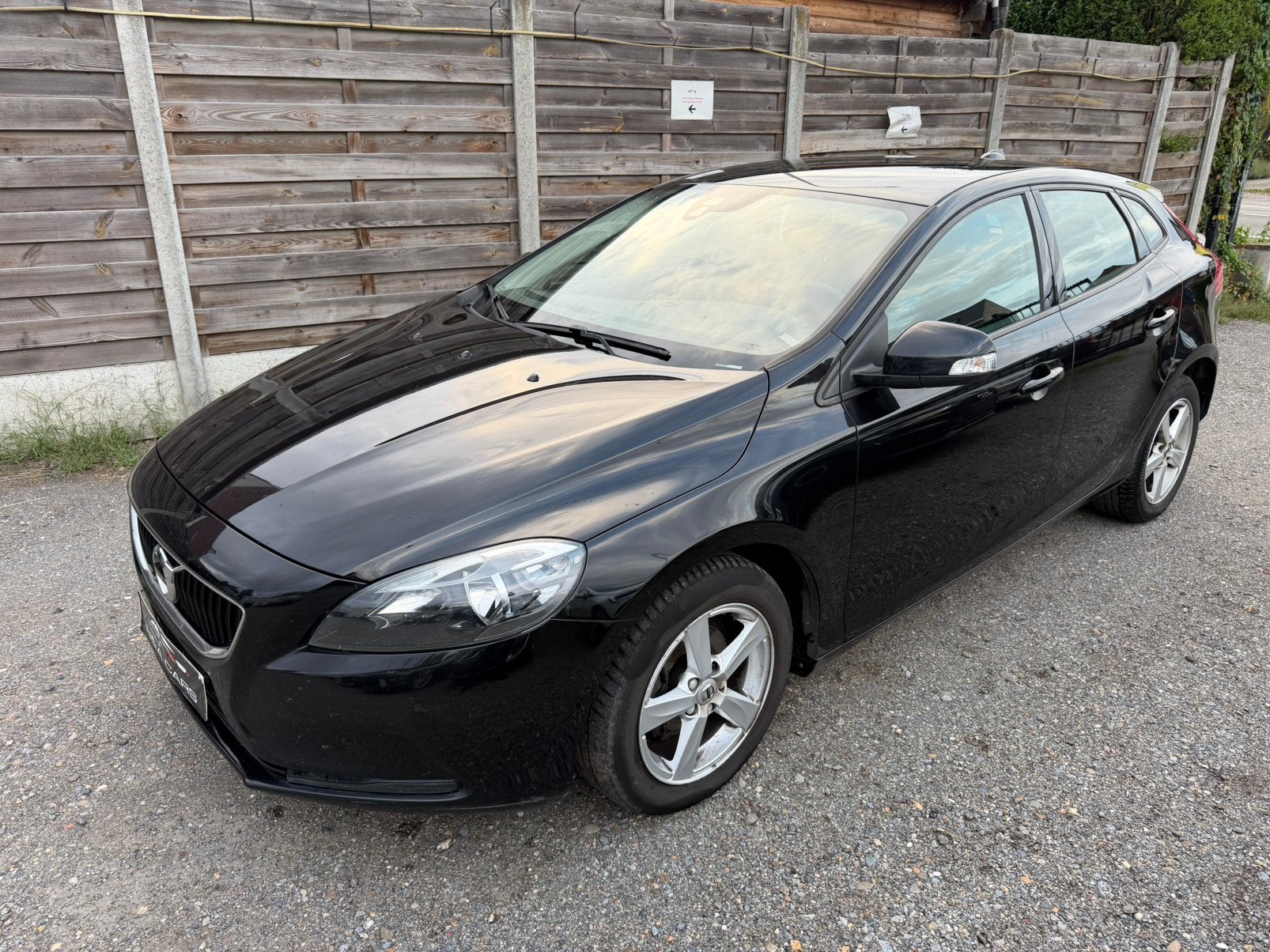 Volvo v40 2.0d 2017, Auto's, Volvo, https://public.car-pass.be/vhr/b8c75cdc-f02b-4ff1-9817-89803ee2fc93, Stof, Zwart, USB