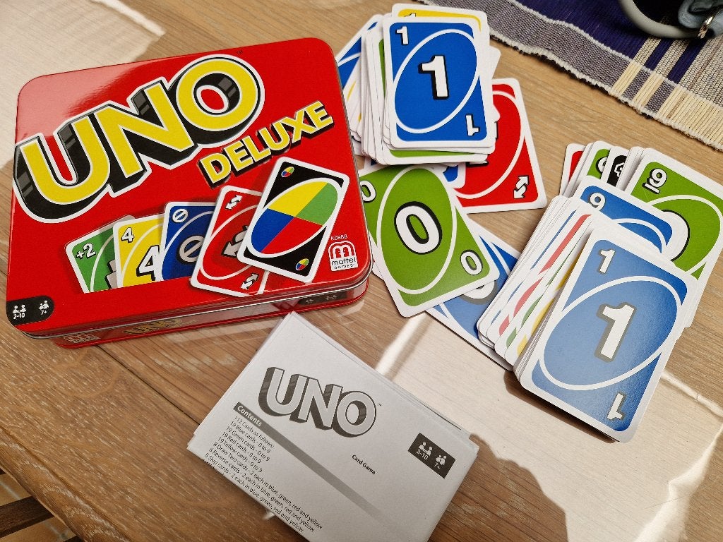UNO "DE LUXE" dans une boîte métallique -  112 cartes, Hobby & Loisirs créatifs, Jeux de société | Jeux de cartes, Enlèvement ou Envoi