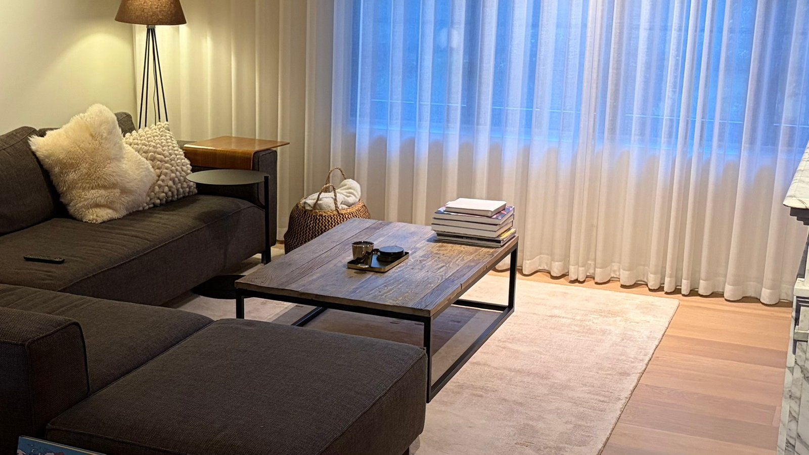 Salontafel hout met staal, 100 à 150 cm, Comme neuf, Enlèvement, 50 à 100 cm