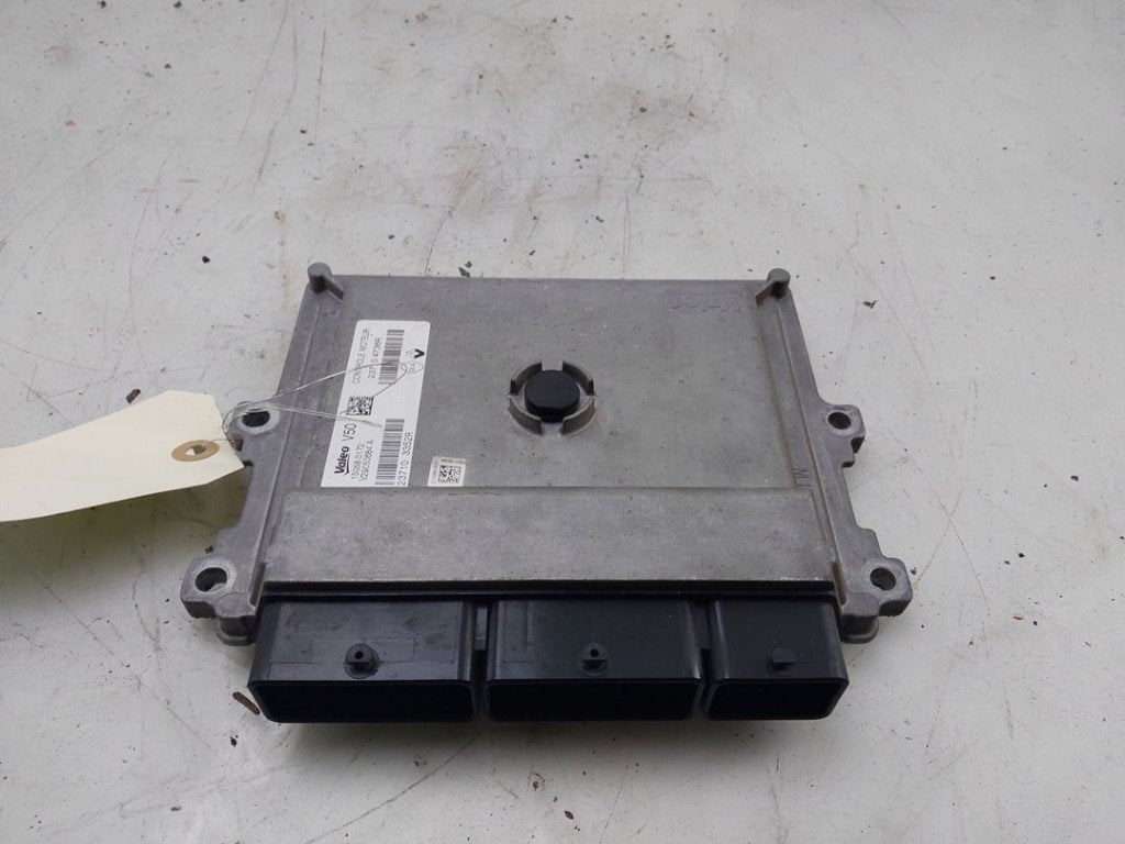 CALCULATEUR MOTEUR ECU Clio IV Estate / Grandtour (7R), Renault, Valeo, Utilisé, 100, rue de Courcelles
75017  Paris, FR