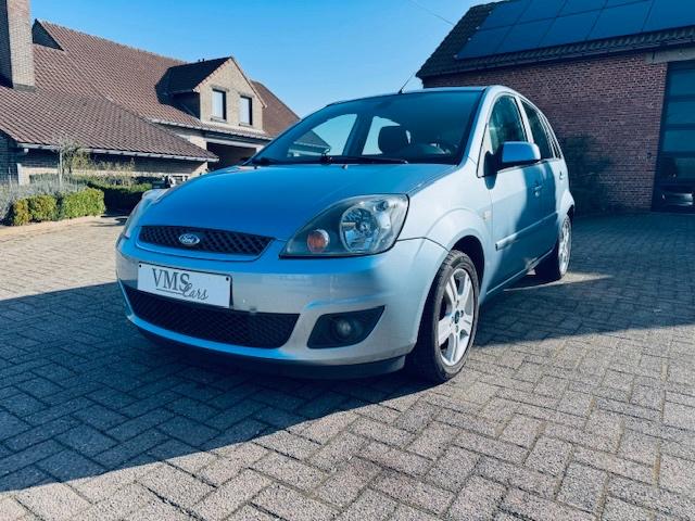 Ford Fiesta 1.3 Benzine * Garantie * Airco *, Auto's, 1299 cc, Stof, Zwart, 4 cilinders