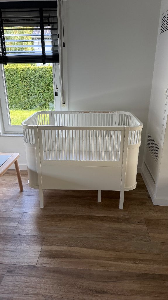 Sebra Bed Baby & Jr. – wit + matras | Nieuwprijs €1.000+, Enlèvement, Utilisé, Lit