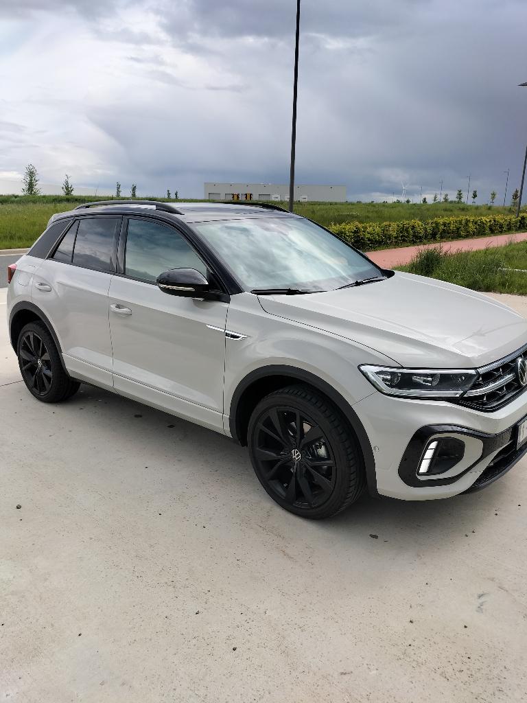 VW T-ROC R-LINE Ultimate Black modèle 2026, Cuir, Achat, Entretenue par le concessionnaire, Beige