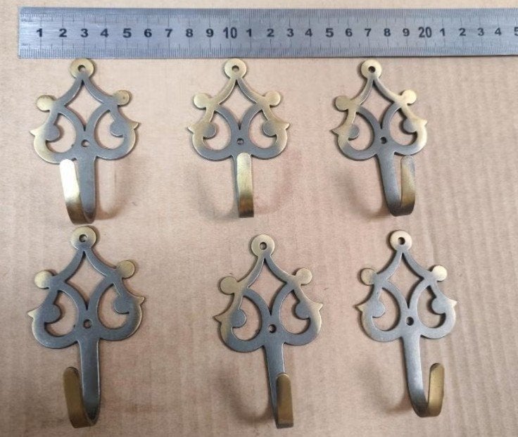Lot de 6 patères crochets bronze patiné, Enlèvement, Bronze