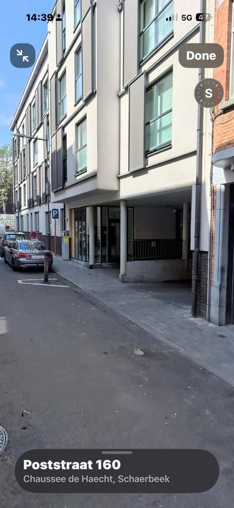 Garage box fermé + grande cave, Shaerbeek, Immo, Garages & Places de parking, Bruxelles