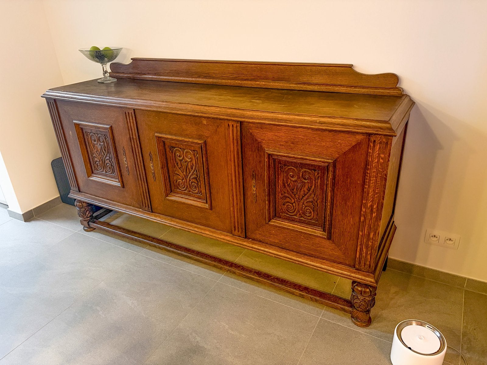 Buffet / bahut en chêne ancien — à emporter gratuitement, Maison & Meubles, 200 cm ou plus, Avec tablette(s), Enlèvement, Utilisé