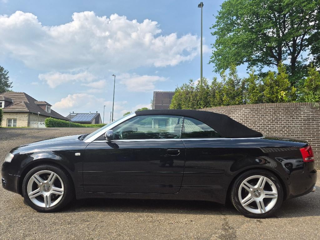 AUDI A4 CABRIO - 1,8 T - TRÈS BEL ÉTAT PARFAIT, Autos, Cuir, Achat, 204 g/km, Entreprise