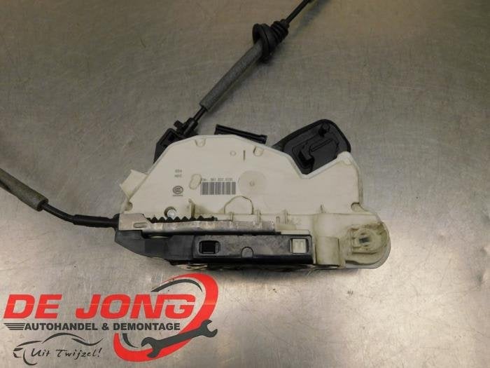 Serrure portière mécanique 2portes gauche d'un Volkswagen, Volkswagen, -, 3 mois de garantie, Utilisé
