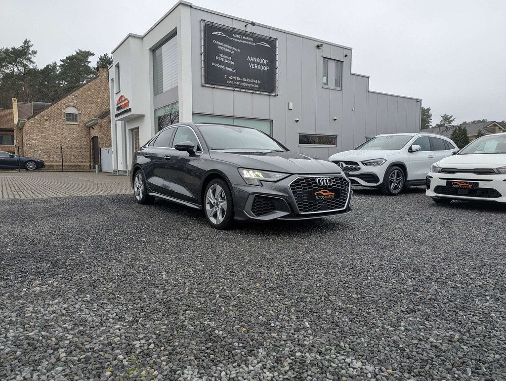Audi A3 30TFSI Limo S line | NAVI/CARPLAY | LEER | AMBIENT, Autos, Audi, Cuir, Argent ou Gris, Achat, Entreprise