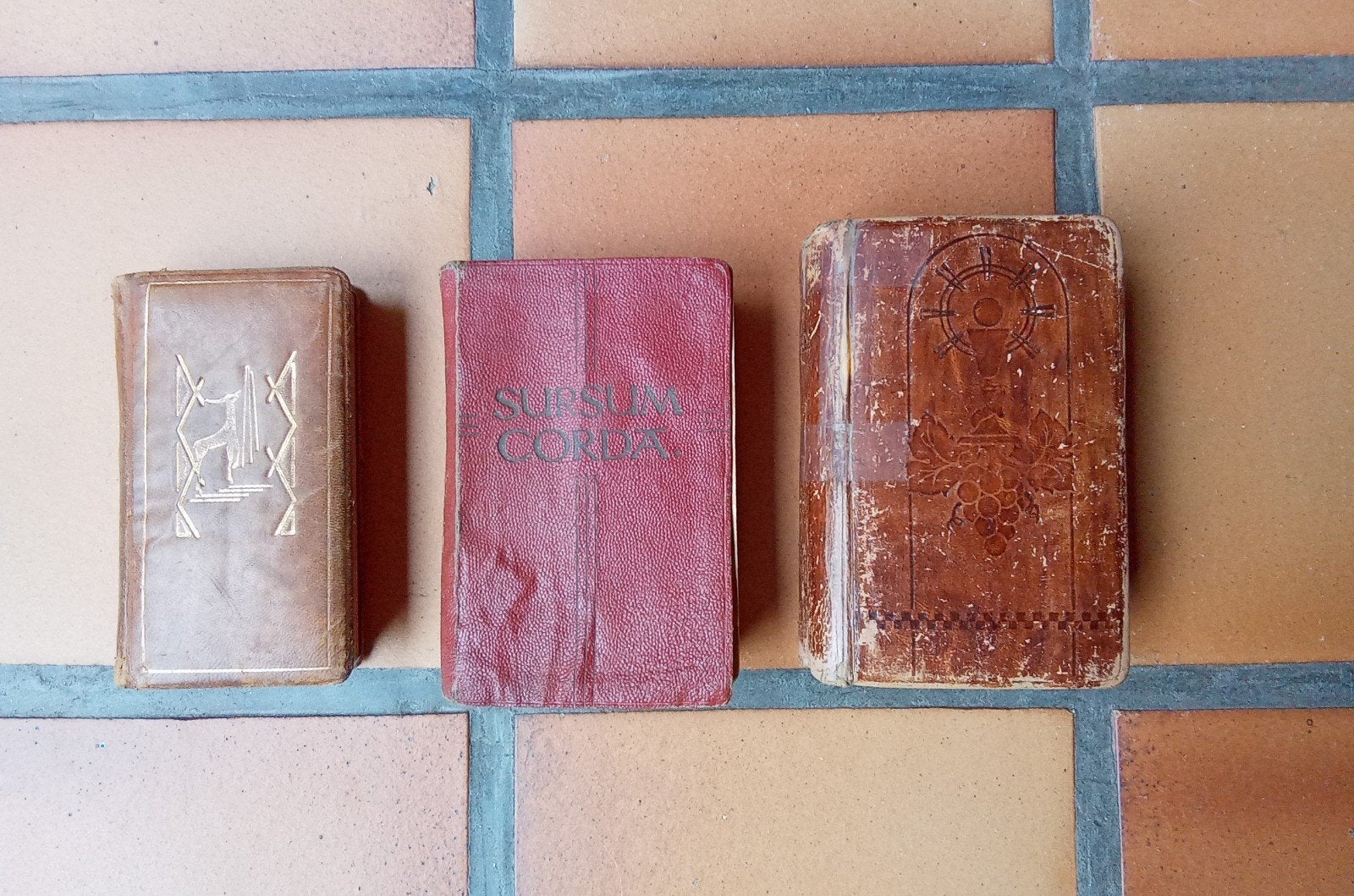 Gebedenboeken 3 st voor 12 euro, Collections, Enlèvement ou Envoi, Utilisé, Livre, Christianisme | Catholique