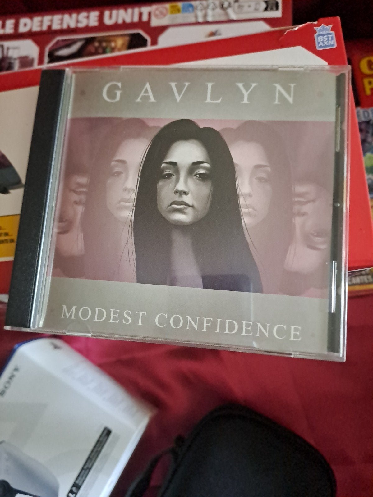 album us cd Gavlyn Modest Confidence etat comme neuf, CD & DVD, Enlèvement ou Envoi, Comme neuf, R&B, Album