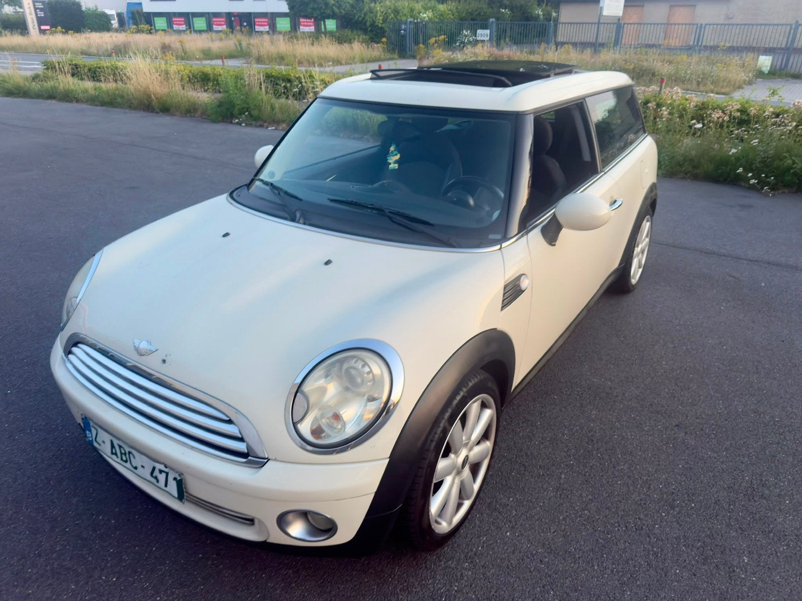 Mini clubman 1.6 benzine 2010bj 220.000km, Auto's, Mini, Voorwielaandrijving, Leder en Stof, Beige, Handgeschakeld