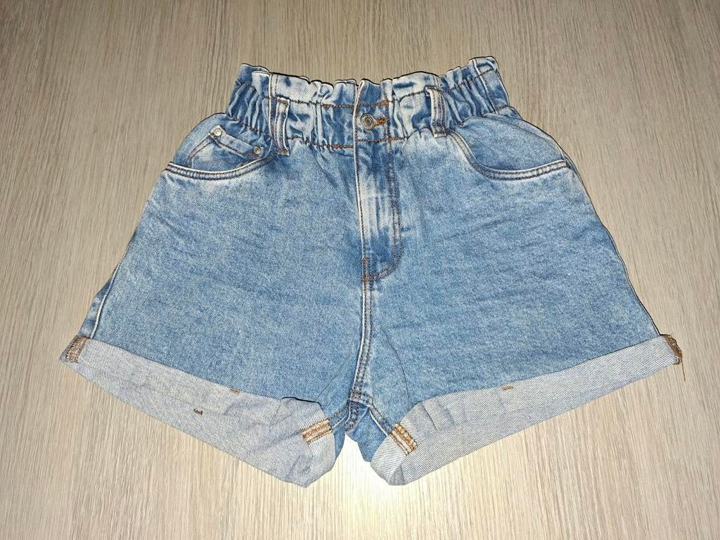 Jeansshort Hema 146/152, Kinderen en Baby's, Kinderkleding | Maat 146, Broek, Meisje, Ophalen of Verzenden, Zo goed als nieuw