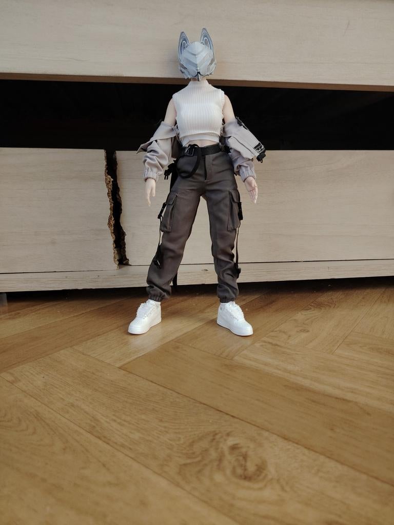 Vrouwelijke gearticuleerde figuur, Verzamelen, Poppen, Ophalen of Verzenden, Nieuw, Fashion Doll
