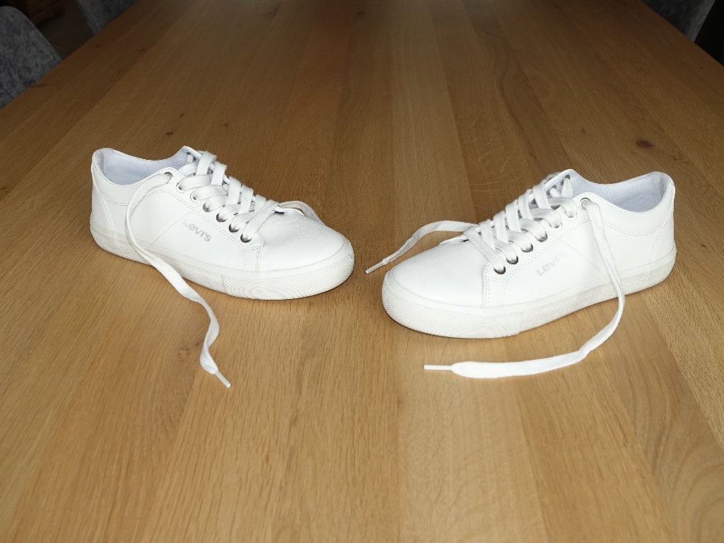 Levis basettes en 36, Ophalen, Wit, Nieuw, Sneakers